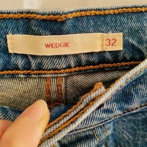 Women's Levi's size 32 Wedgie jeans
